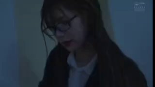 坐在学长的根茎上写作业分享女友13